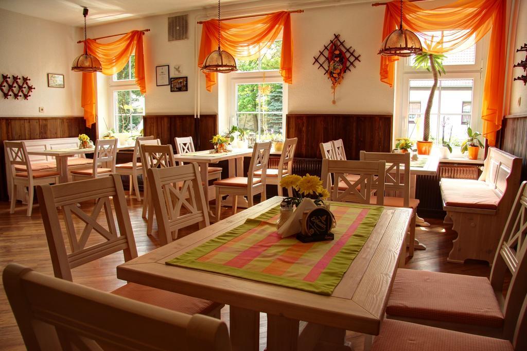 Werners Landgasthaus Lieskau Exteriör bild