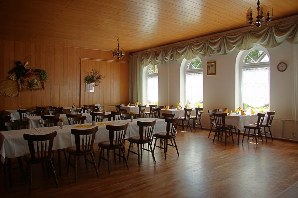 Werners Landgasthaus Lieskau Exteriör bild